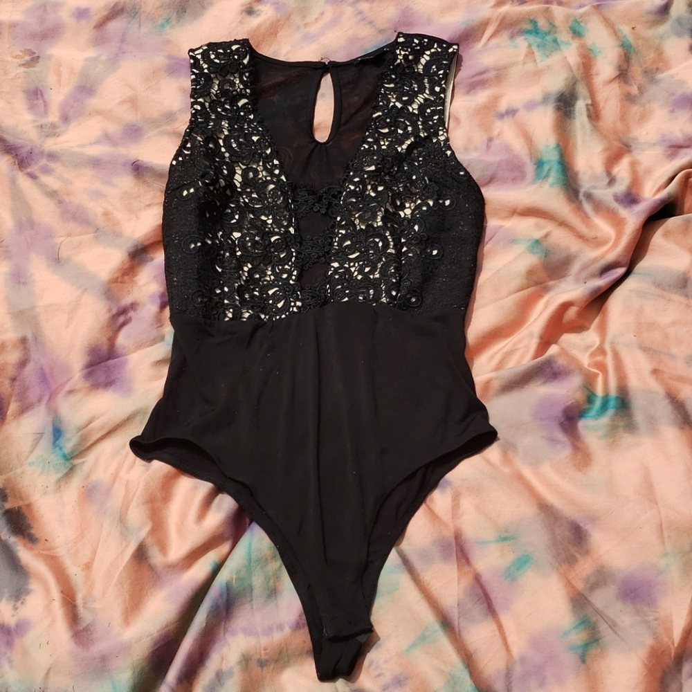 Haute Monde Black/Tan Lace Floral Bodysuit